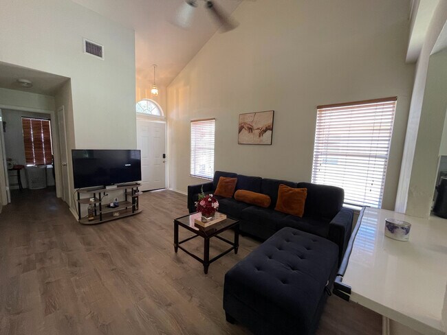 Photo - Room in House on Socorro Bend