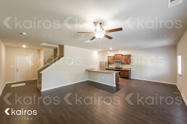 Photo - 1123 Freedom Pkwy