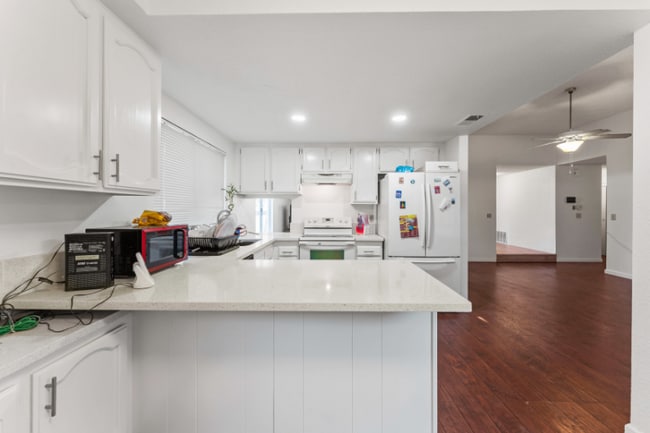 Photo - 1130 Rudger Way