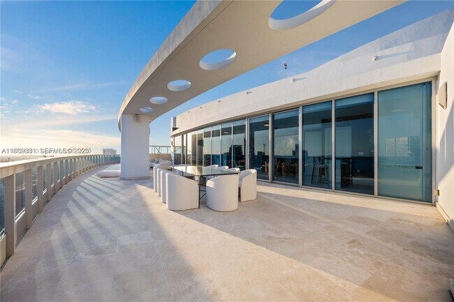 Photo - 200 Biscayne Blvd Way Unit PH5402