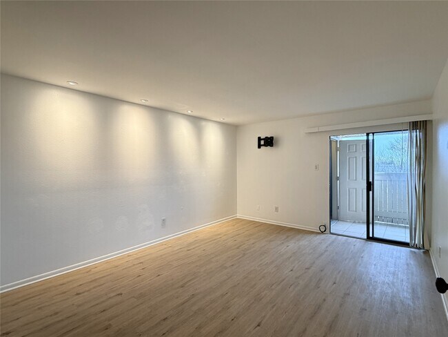 Photo - 8523 Hearth Dr Unit 19-34