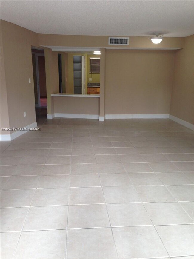 Photo - 4215 N University Dr Unit 114