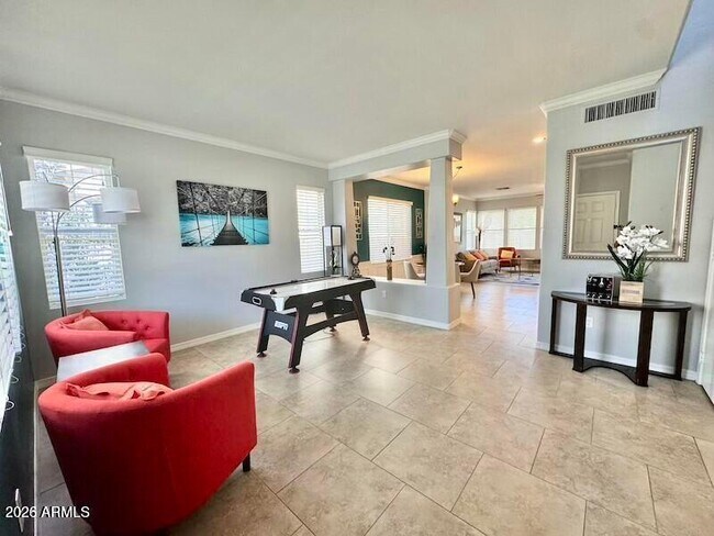 4235 E Betsy Ln