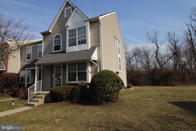 Building Photo - 2437 Norrington Dr