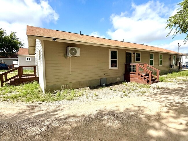 Building Photo - 2630 Observation Dr Unit 2