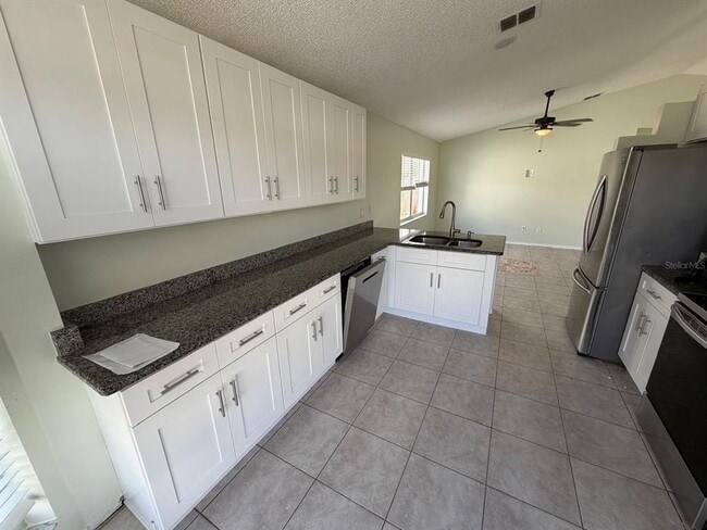 Photo - 13875 Glasser Ave