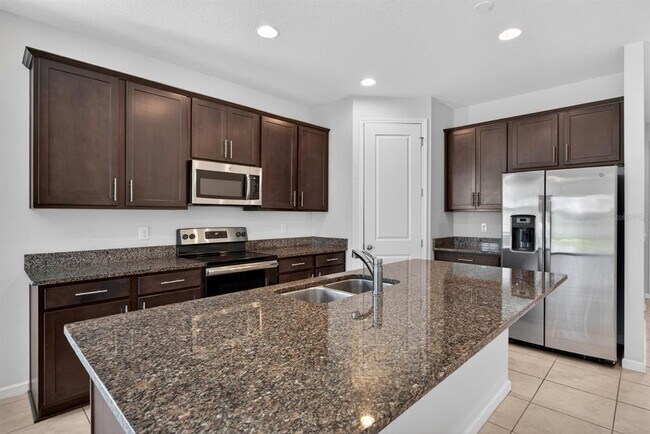 Photo - 689 Meadow Pointe Dr