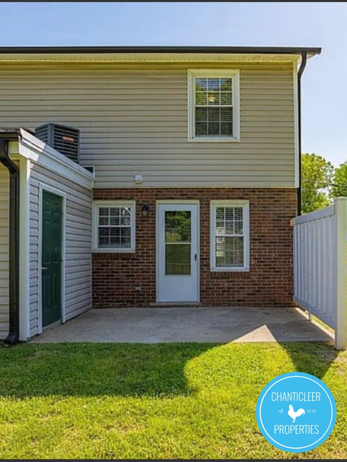 Photo - 501 Greenbriar Rd Unidad C