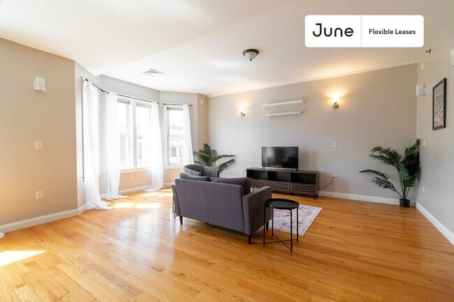 Building Photo - 48 Dudley St Rental