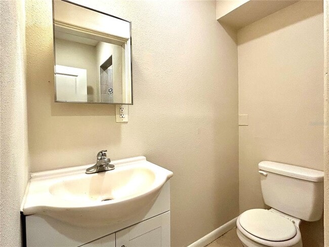 Photo - 104 S Lake Starr Blvd