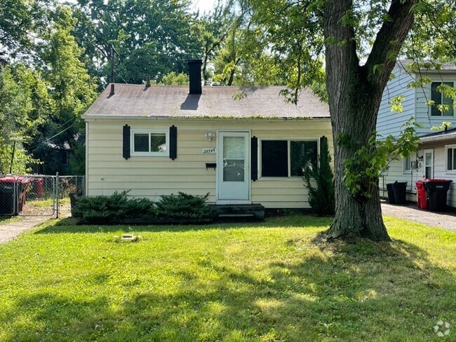 Building Photo - 2bd / 1 ba ranch with nice fenced backyard. Rental