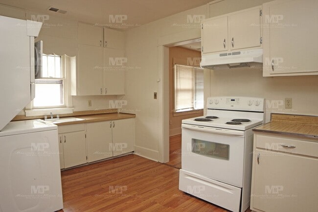 Photo - 812 W Myrtle St