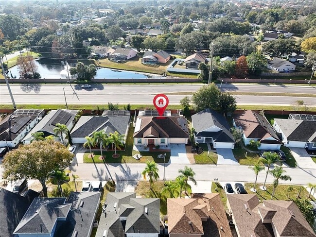 Photo - 235 Hollinghead Loop