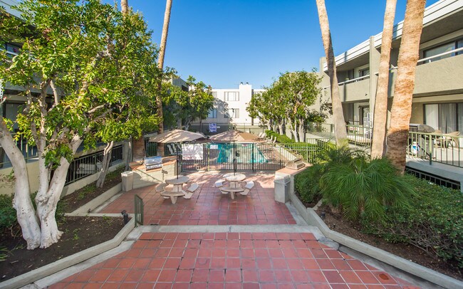 Encino Crest Apartments