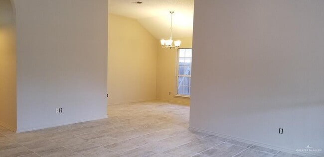 Photo - 17 Crown Pointe Blvd
