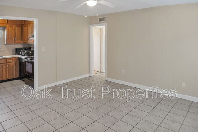 Photo - 874 Colony Dr