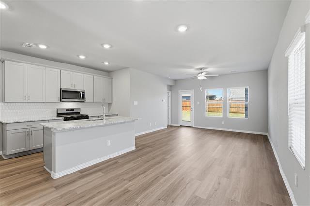 Photo - 712 Leavenworth Dr