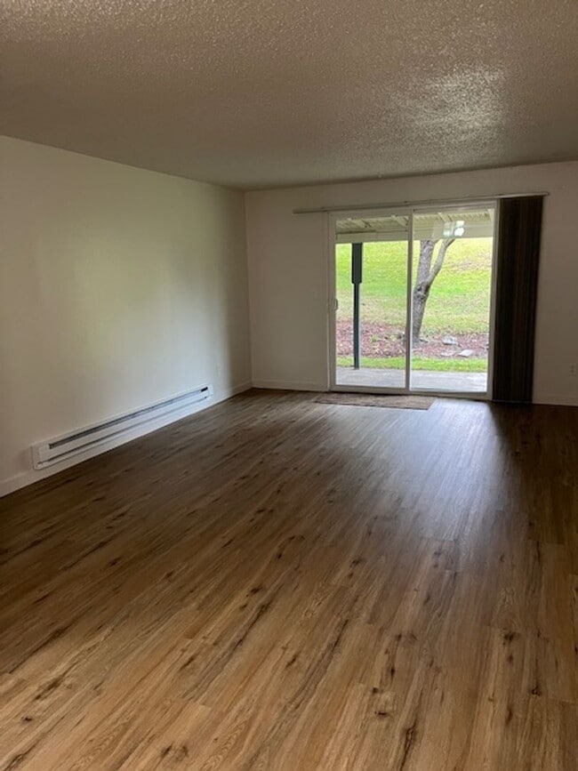 Photo - Meeker Creek Tri-Plex Unidad 6402