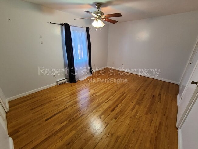 Photo - 1622 Farmington Ave Unit Apt 8