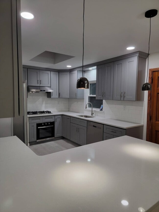 Photo - 57-08 260th St