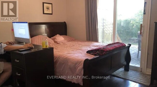 Photo - 302 Hendon Ave