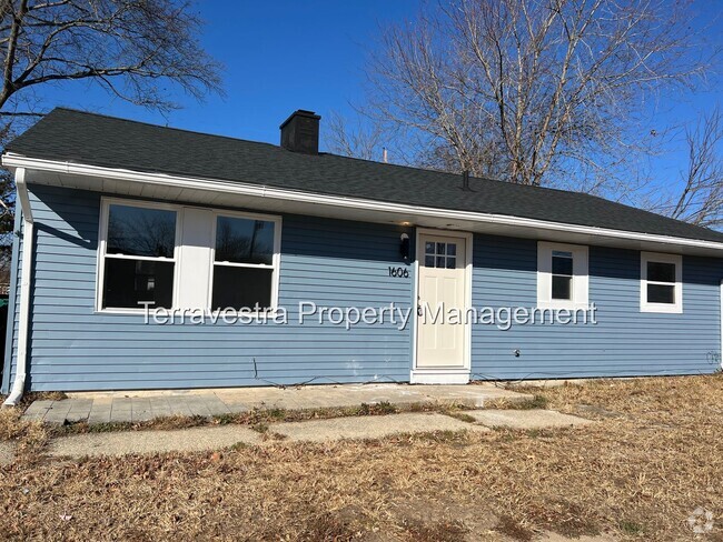 Building Photo - Beautifully remodeled 3 bedroom in Upper D... Rental