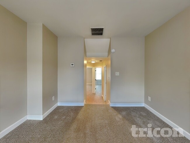 Photo - 115 Michael Ct