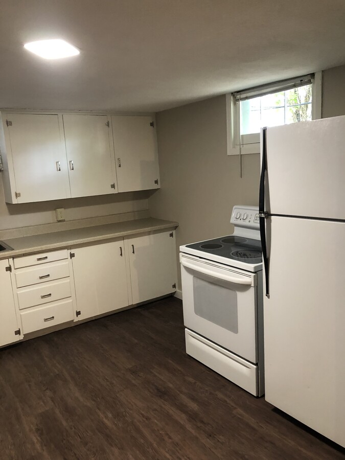 Kitchen - 424 Miles Ave Apartment Unit Basement