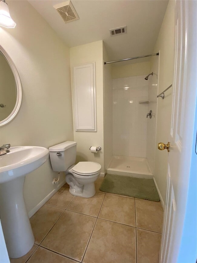 Photo - 11905 Algonquin Dr Unit 04