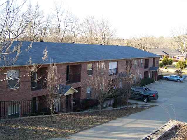 Summit Apartments - Summit Apartments