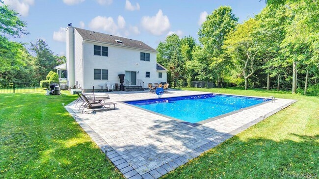 Photo - 6 Bay Run Ln