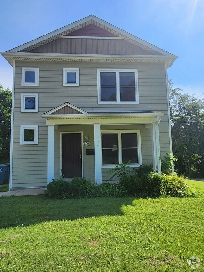 Building Photo - 3 Bedroom House In Alton