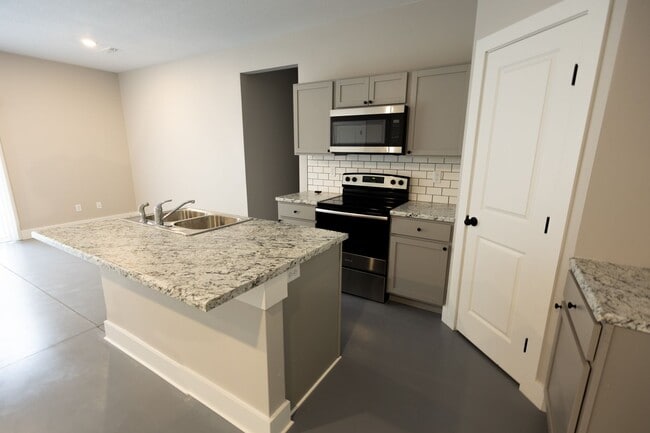 Photo - 804 N Custer St Unit #100