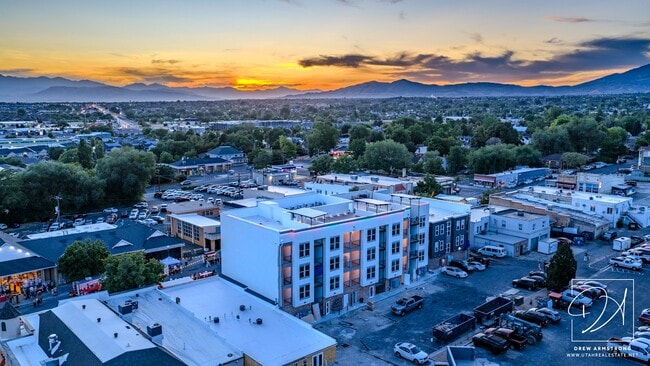 Building Photo - 67 S Main St Unit #208 Floorplan B Rental
