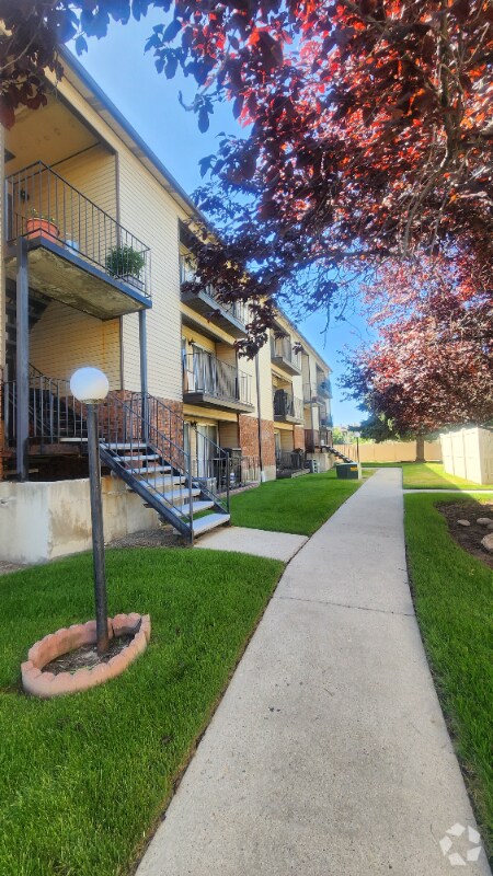 Building Photo - 1148 E 6600 S Rental