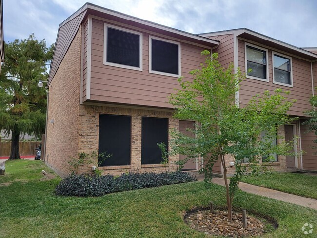 Building Photo - Bryan - 2-bedroom / 1.5-bath / 2 story Tow... Rental