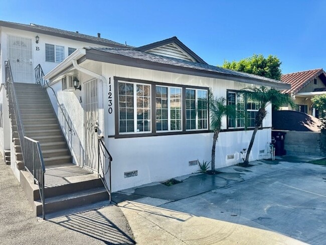 Building Photo - Oxnard ( M ) Unit # A