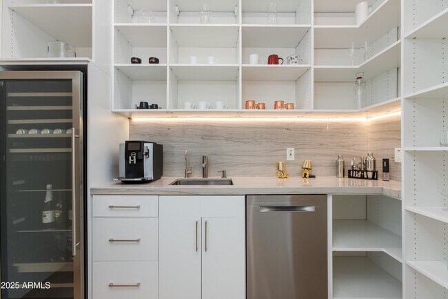 Photo - 4002 E Avalon Dr