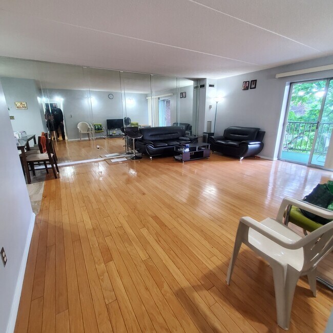 Building Photo - 60 Broadlawn Park Unit 410 Rental