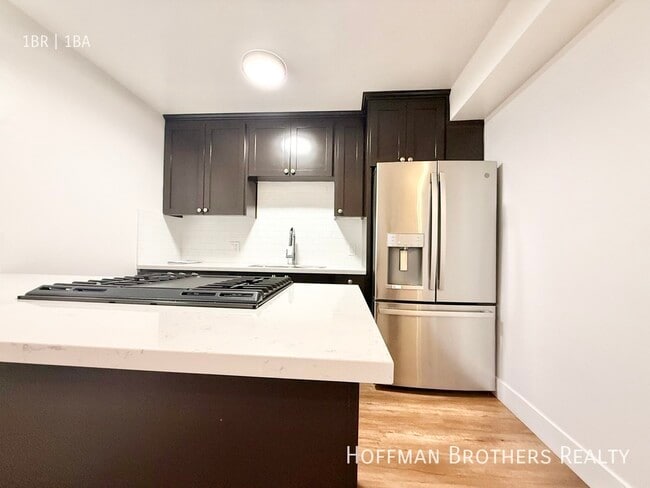 Photo - 1820 N La Brea Ave Unidad 4