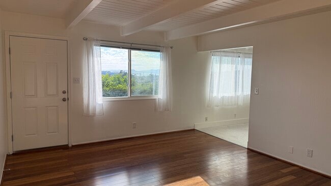 living/dining windows - 5424 Van Fleet Ave Unit 5424 Van Fleet Ave Rental