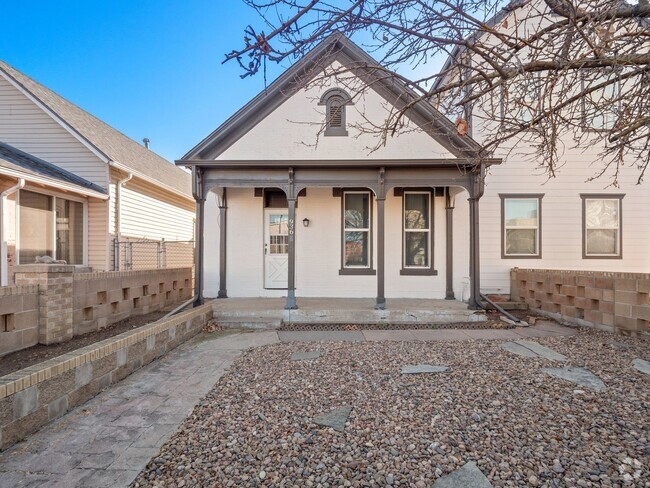 Building Photo - Updated 2 Bed, 1 Bath House - Santa Fe Art...