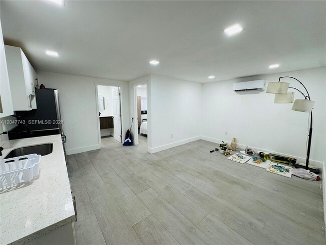 Photo - 520 NW 45th St Unit 2