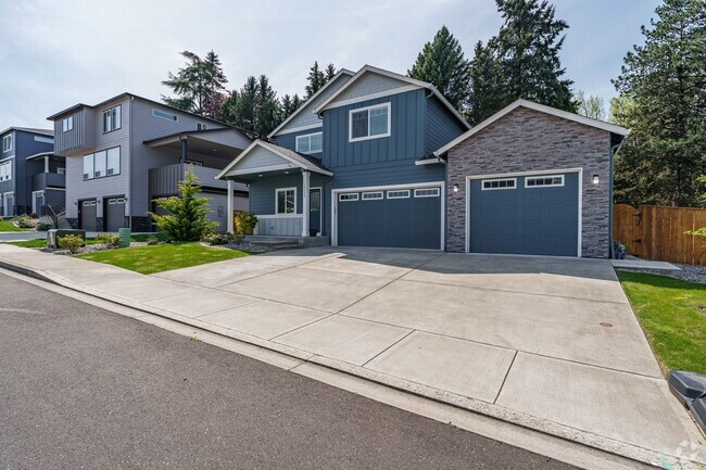 Building Photo - Spacious 4BR Modern Retreat and Luxury Liv... Rental