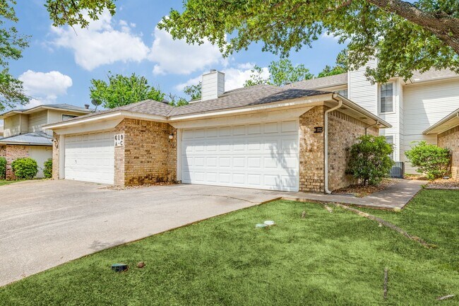 Photo - 610 Starlinda Ct Apartment Unit B