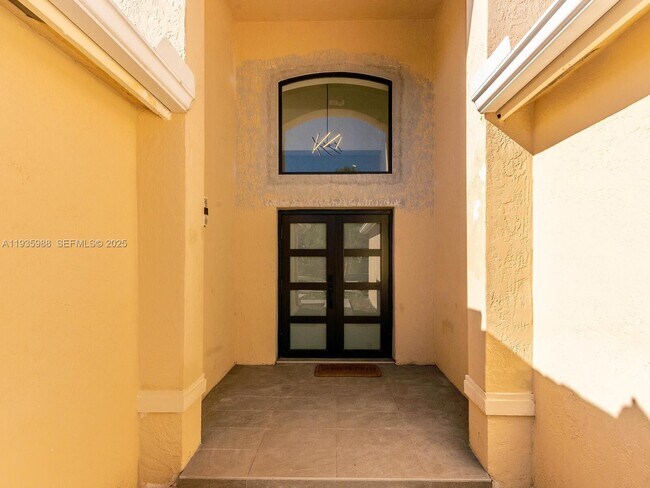 Photo - 381 Cameron Dr