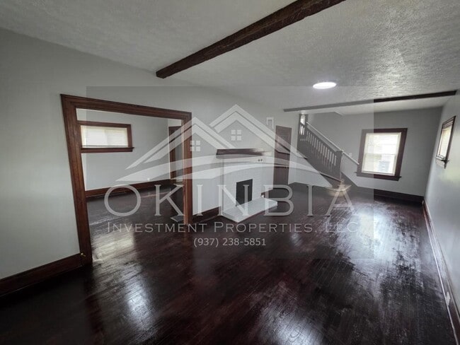 Photo - 713 W Hillcrest Ave