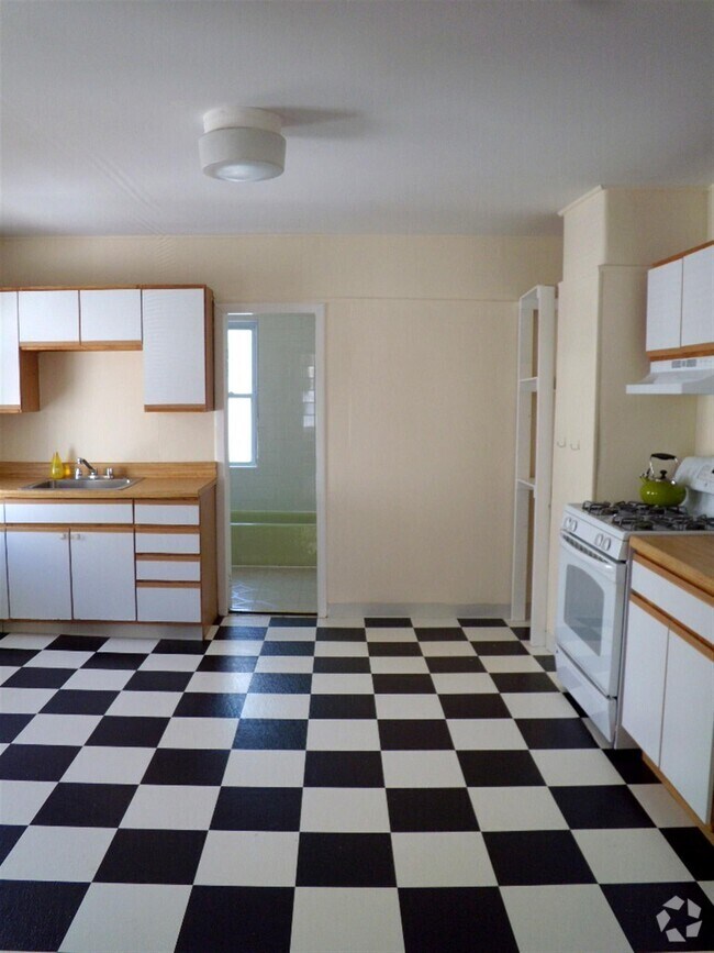 Building Photo - 25 Knapp St Unit 1 Rental