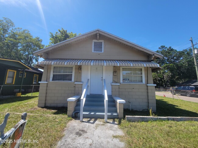 Building Photo - 3842 Boulevard Rental