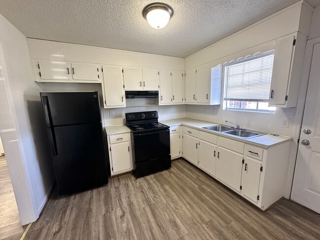 Photo - 903 Rose Ave